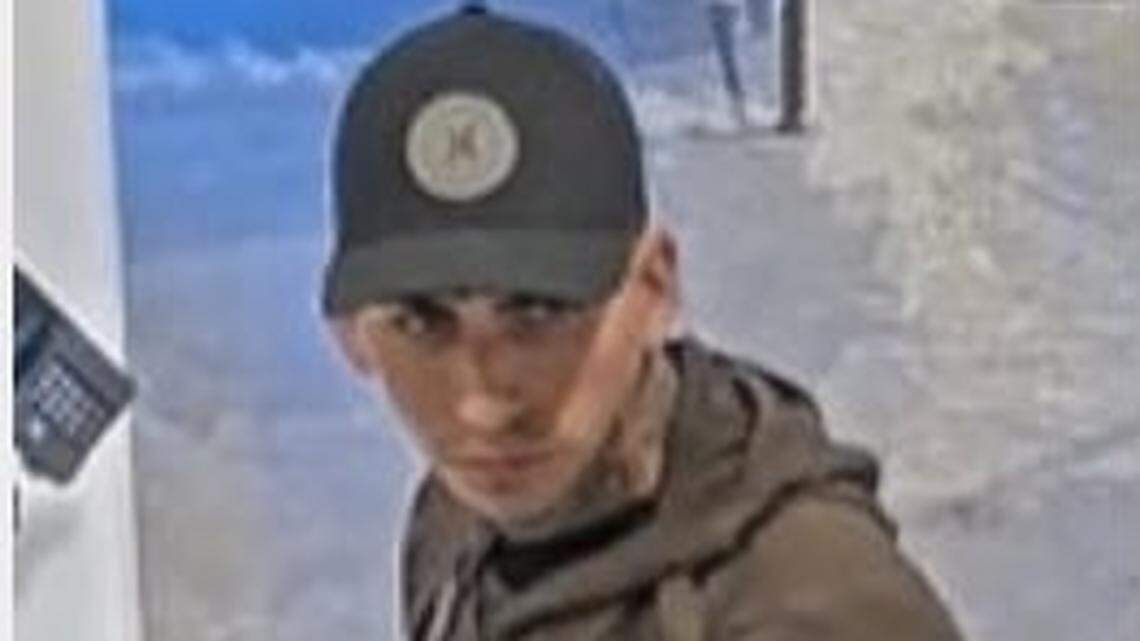 SLO police look for thief of $5,000 of Apple Store products | San Luis